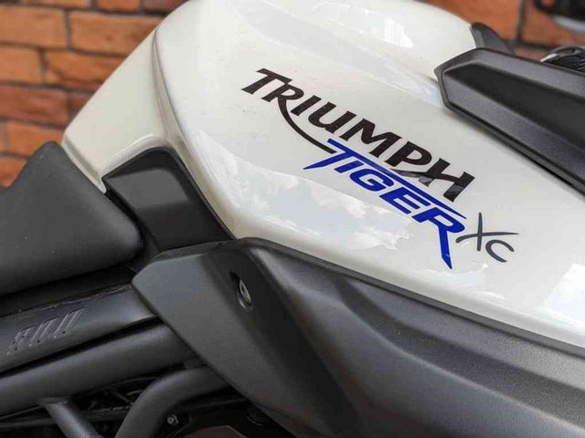 triumph - tiger-800-xca