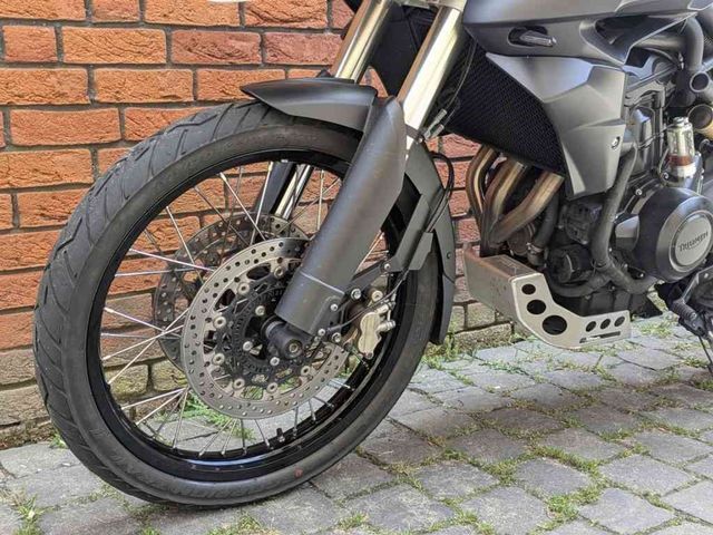 triumph - tiger-800-xca