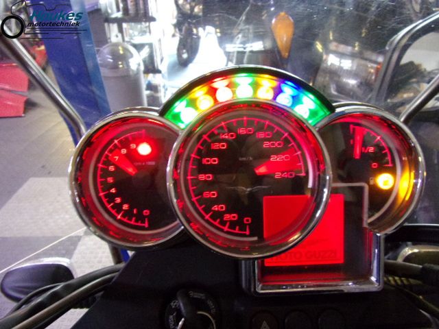 moto-guzzi - breva-1100