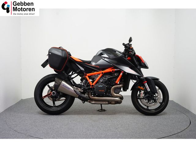 ktm - 1290-super-duke-r