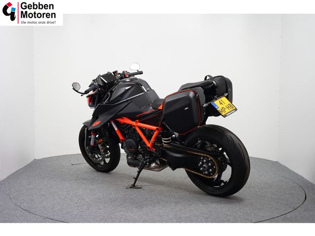 ktm - 1290-super-duke-r