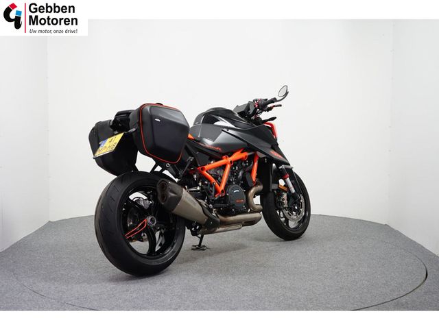 ktm - 1290-super-duke-r
