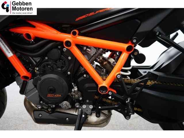 ktm - 1290-super-duke-r