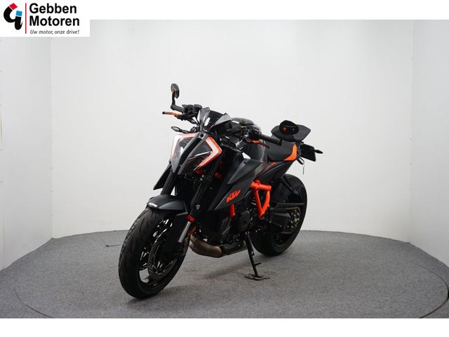 ktm - 1290-super-duke-r
