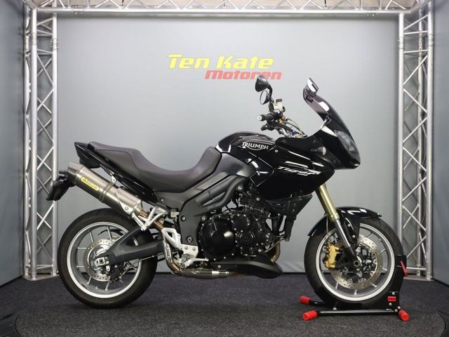 triumph - tiger-1050