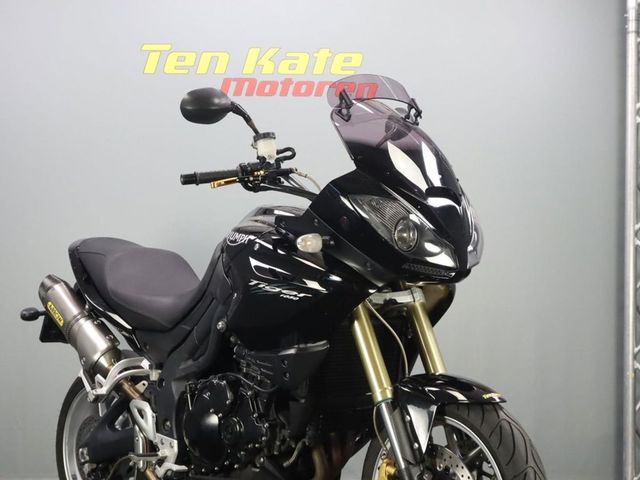 triumph - tiger-1050