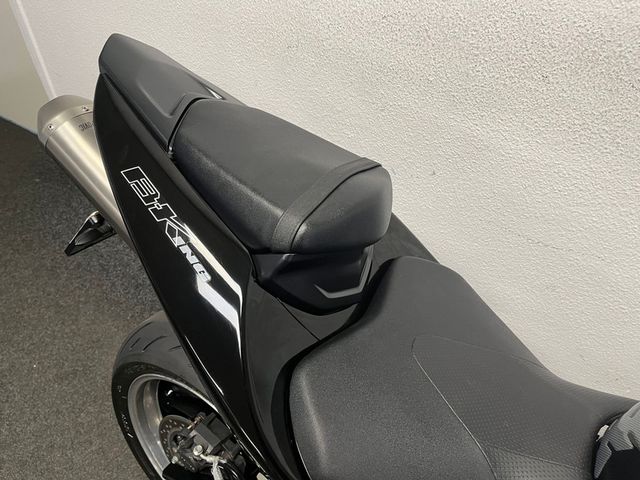 suzuki - b-king-1300