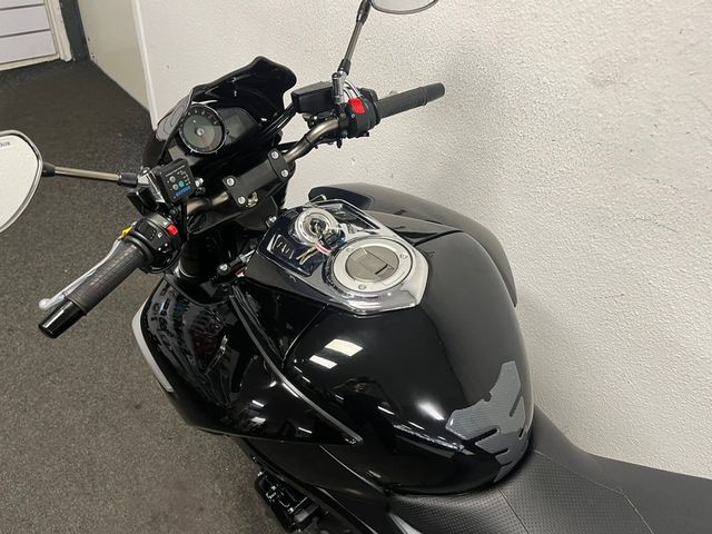 suzuki - b-king-1300