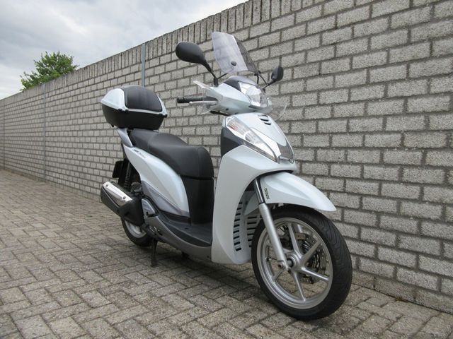 honda - sh-300i---abs