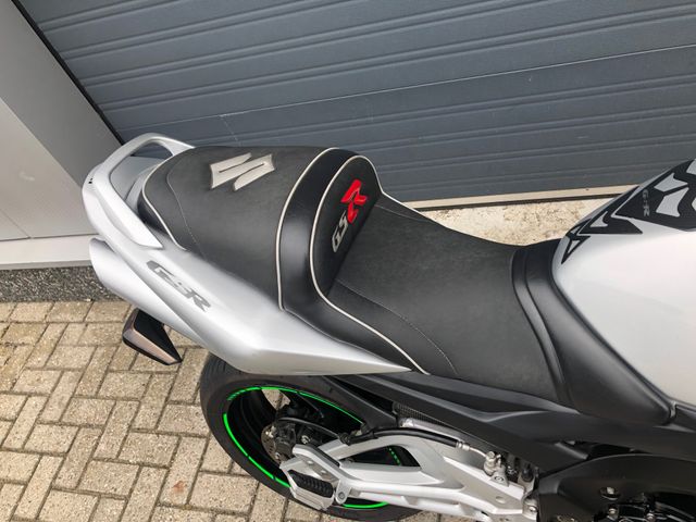 suzuki - gsr-600