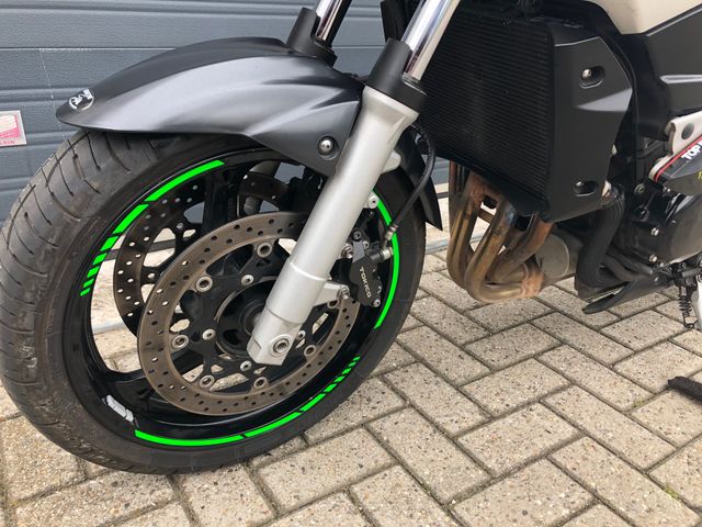 suzuki - gsr-600