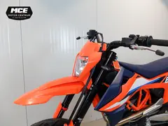 KTM 690 SMC R 2026 nieuw – foto 13 van 15