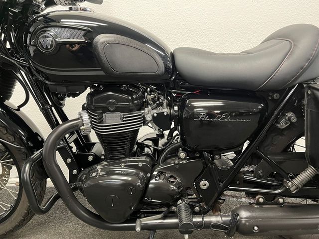 kawasaki - w800-black-edition