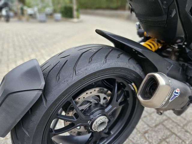 ducati - multistrada-1260-pikes-peak