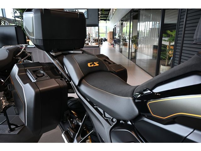 bmw - bmw-r-1300-gs-aurum-edition