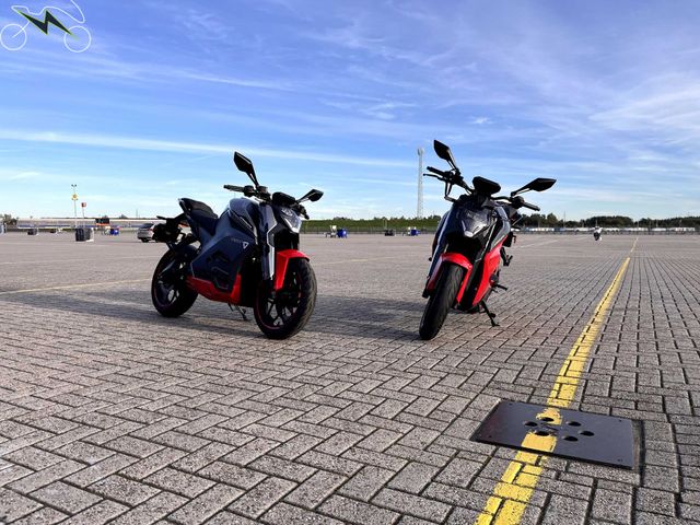 ULTRAVIOLETTE - f-77-superstreet