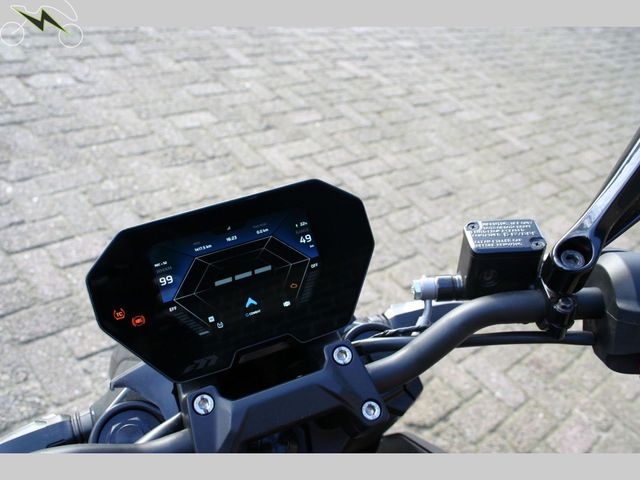 ULTRAVIOLETTE - f-77-superstreet