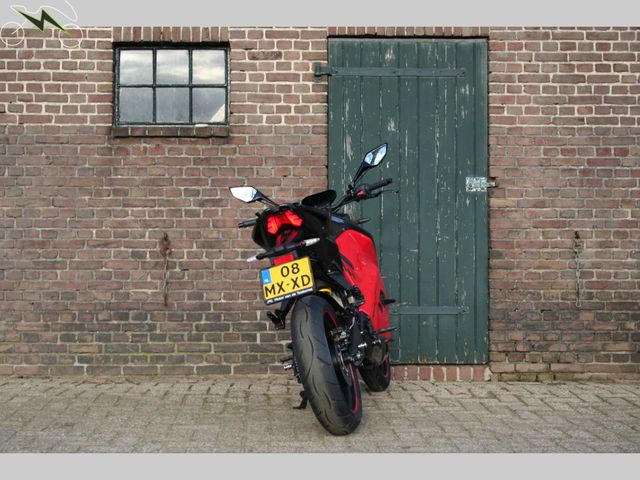 ULTRAVIOLETTE - f-77-superstreet