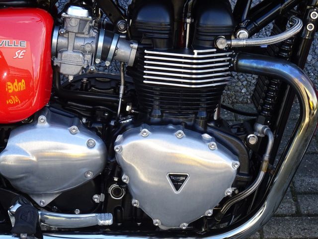 triumph - bonneville-se