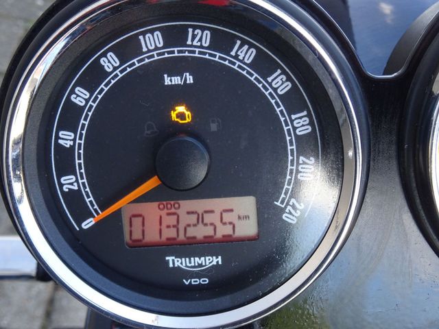 triumph - bonneville-se