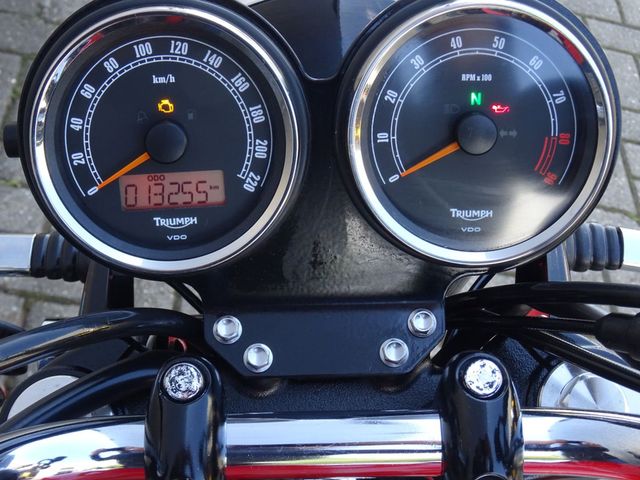 triumph - bonneville-se
