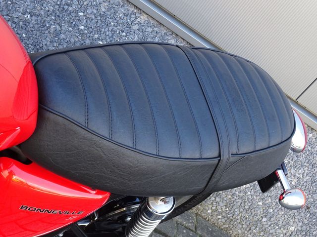 triumph - bonneville-se
