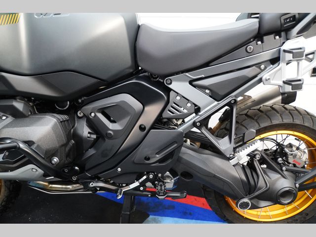 bmw - r-1300-gs-adventure-karakorum