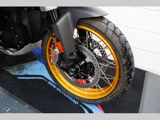 bmw - r-1300-gs-adventure-karakorum