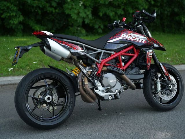 ducati - hypermotard-950