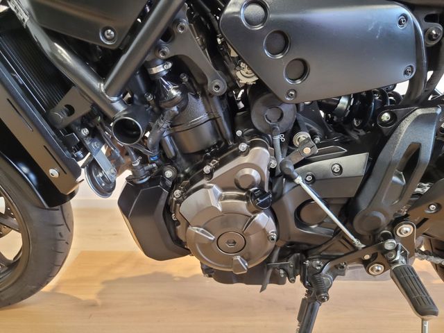 yamaha - xsr-700-abs