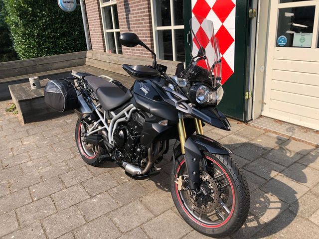 triumph - tiger-800