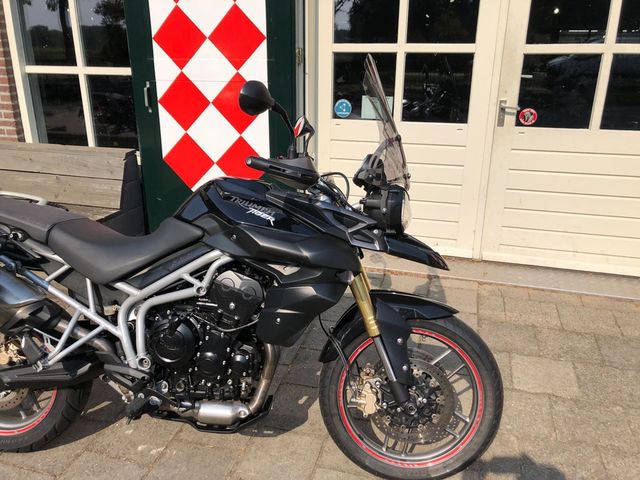 triumph - tiger-800