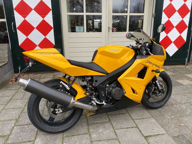 triumph - daytona-600