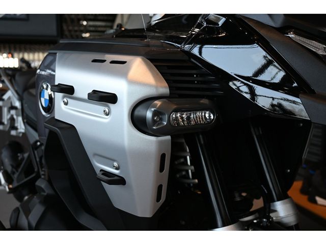 bmw - r-1300-gs-adventure-triple-black