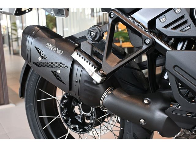 bmw - r-1300-gs-adventure-triple-black