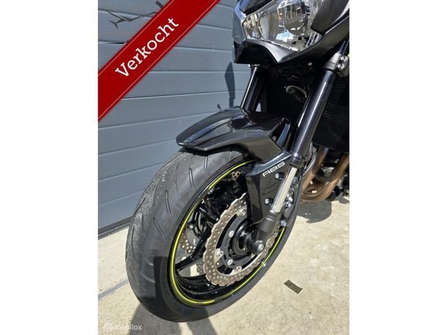 kawasaki - z900