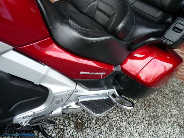 honda - gl-1800-goldwing-c-abs