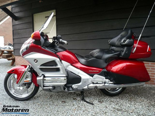 honda - gl-1800-goldwing-c-abs