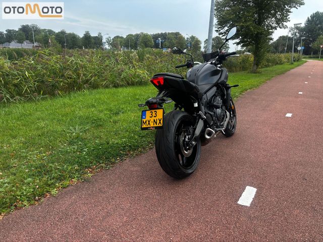 yamaha - mt-07-y-amt
