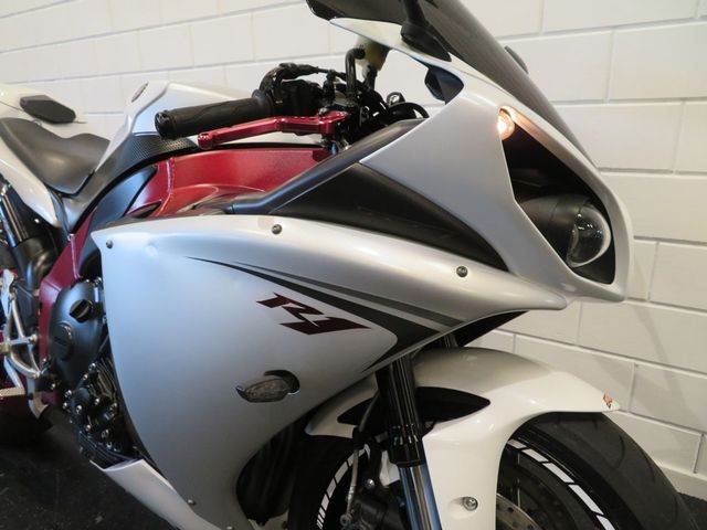 yamaha - yzf-r1