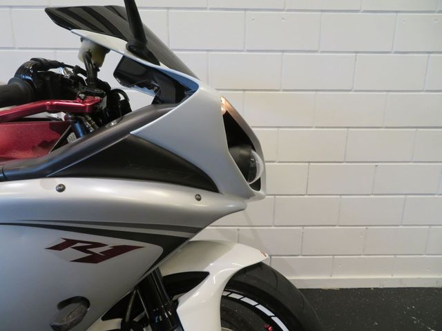 yamaha - yzf-r1