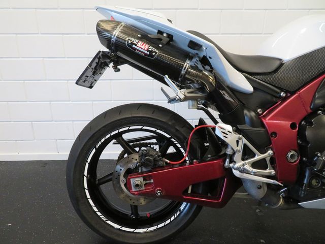 yamaha - yzf-r1