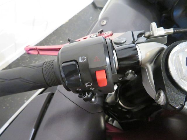 yamaha - yzf-r1