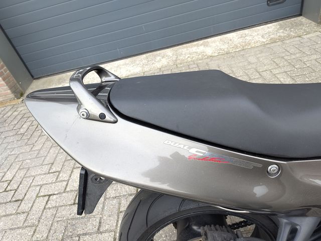 honda - cbr-1100--xx-super-blackbird