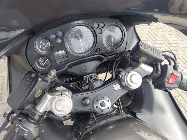 honda - cbr-1100--xx-super-blackbird