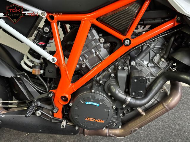 ktm - 1290-super-duke-r