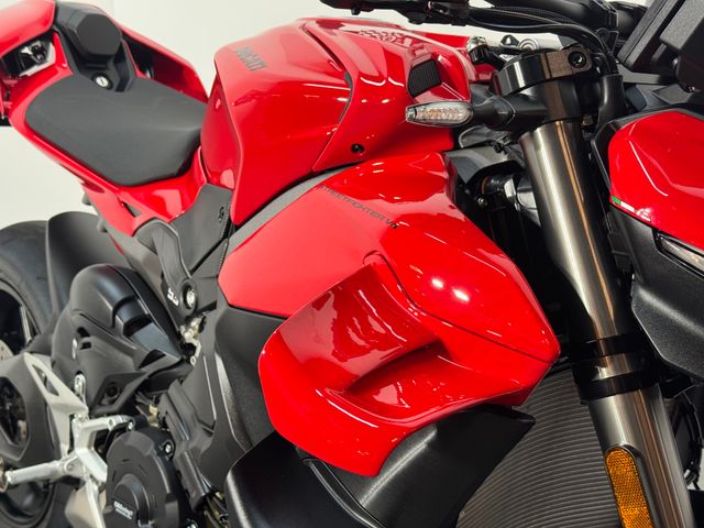 ducati - streetfighter-v4