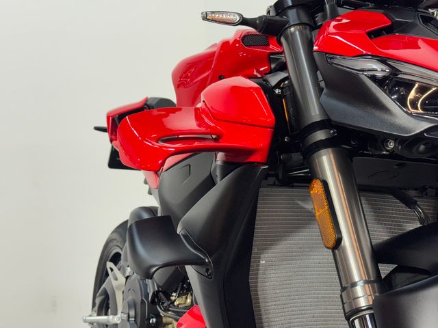 ducati - streetfighter-v4