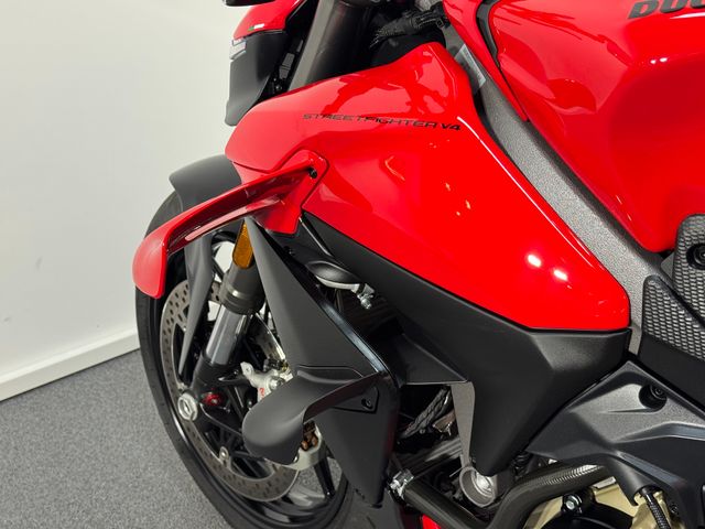 ducati - streetfighter-v4