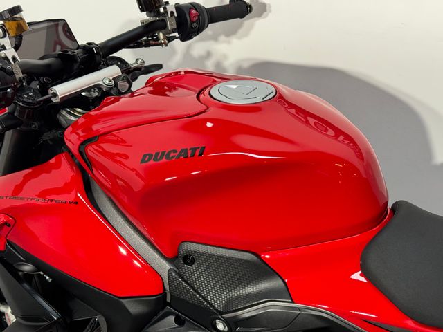 ducati - streetfighter-v4
